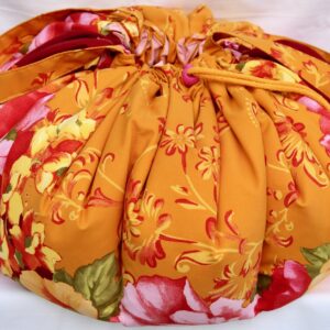 KOsCHino Kochkissen Blüten auf Gold Groß