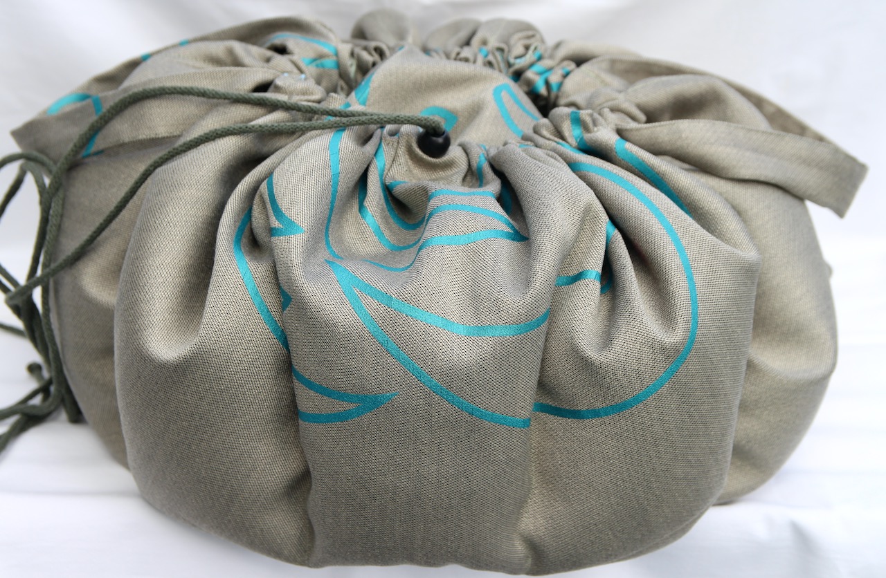 KOsCHino Kochkissen Grün mit Türkis UNIKAT Groß