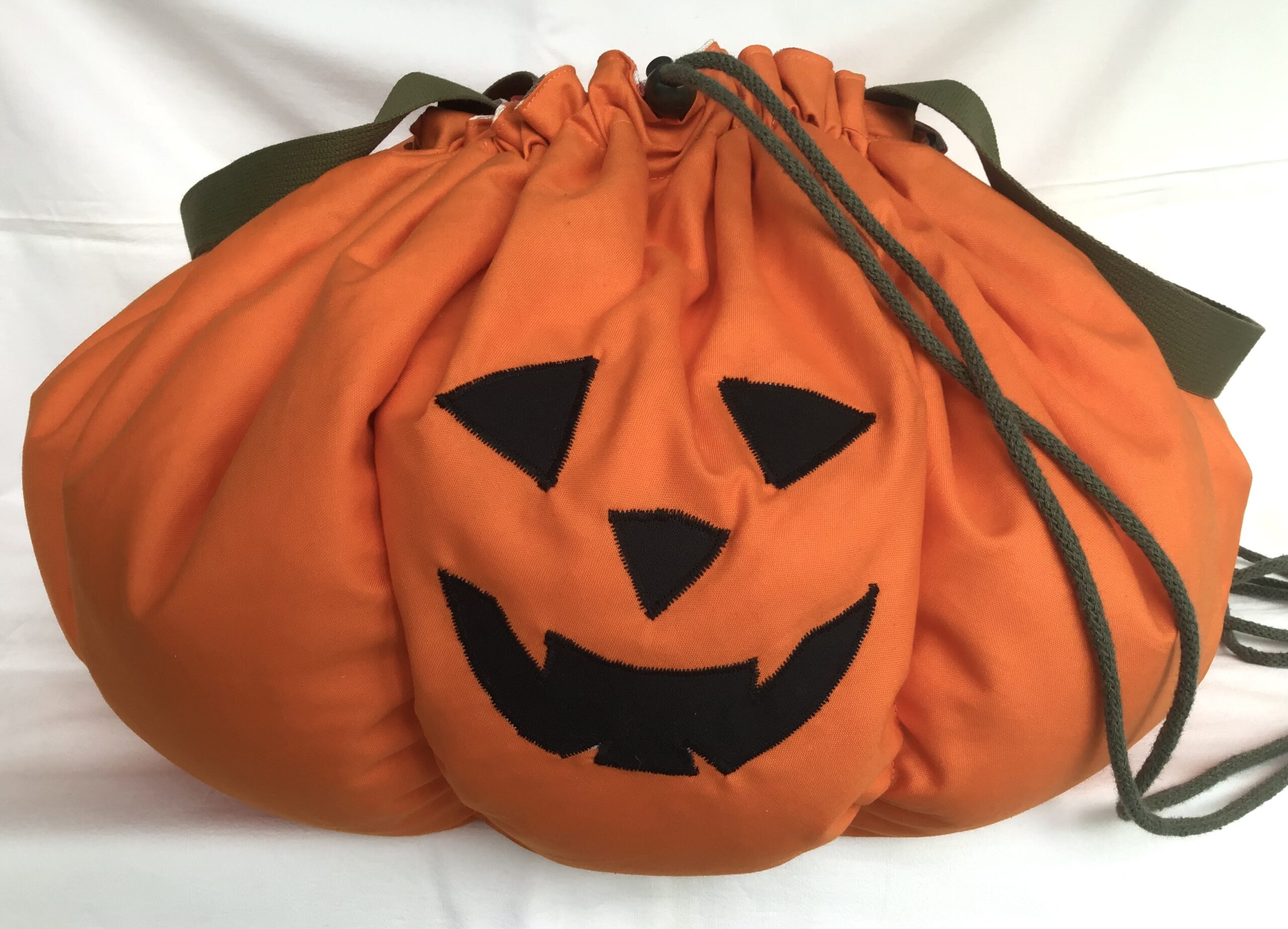 KOsCHino Kochkissen Punkte/Halloween Wendemodell