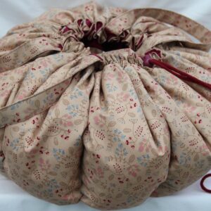 KOsCHino Kochkissen Blüten auf Hellbraun Groß