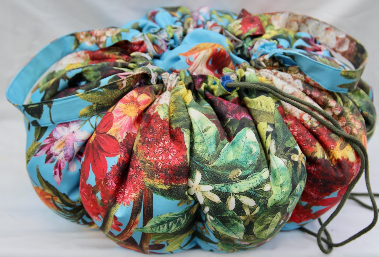 KOsCHino Kochkissen Blütenzauber Groß