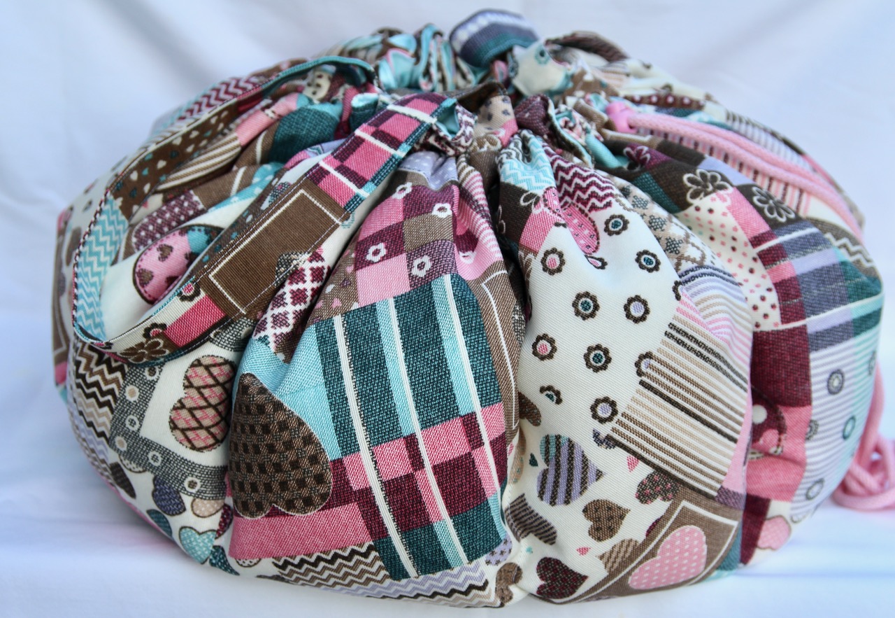 KOsCHino Kochkissen Bunt mit Herzen Groß