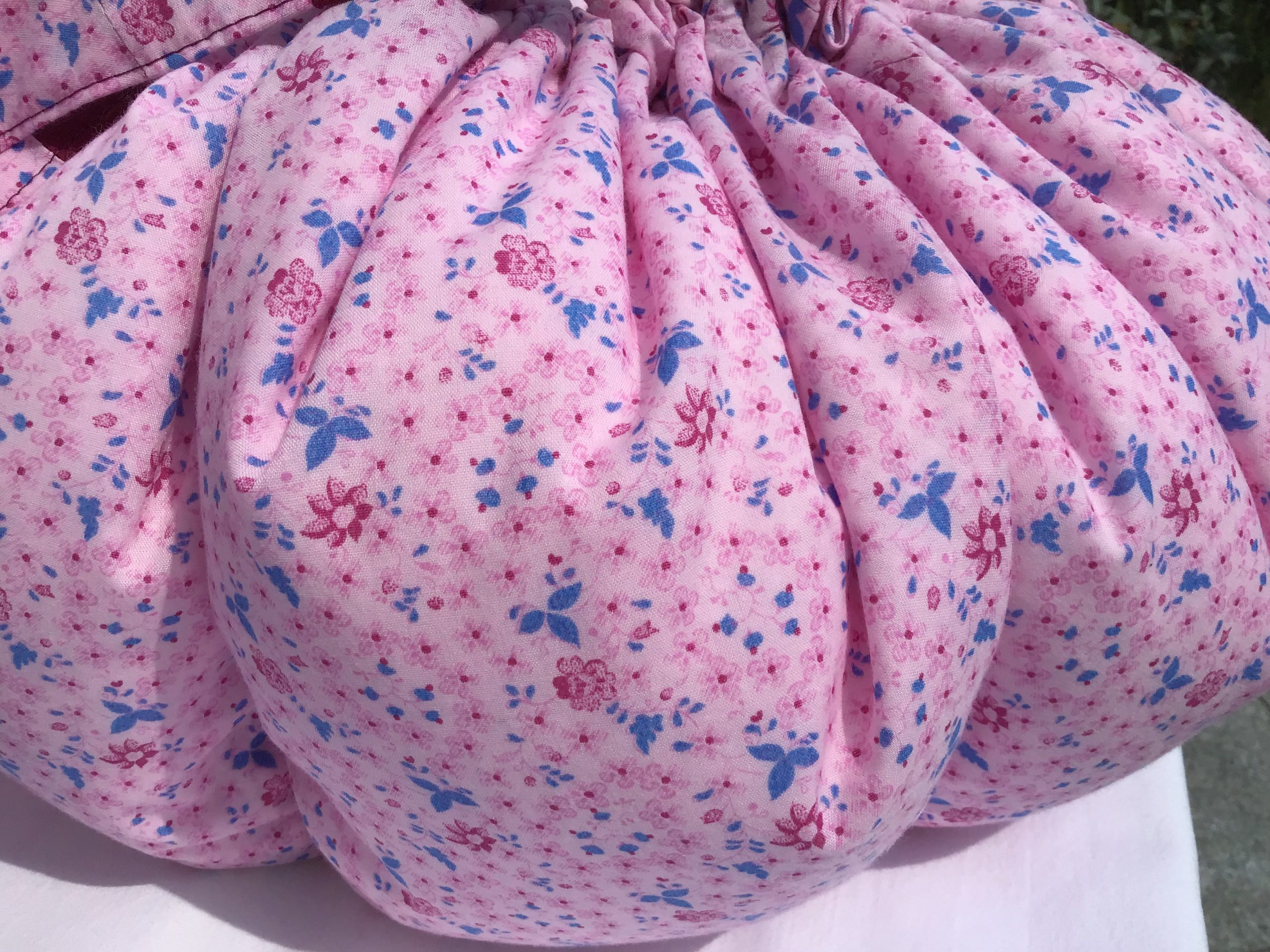 KOsCHino Kochkissen Rosa mit Blüten Klein – Bild 5