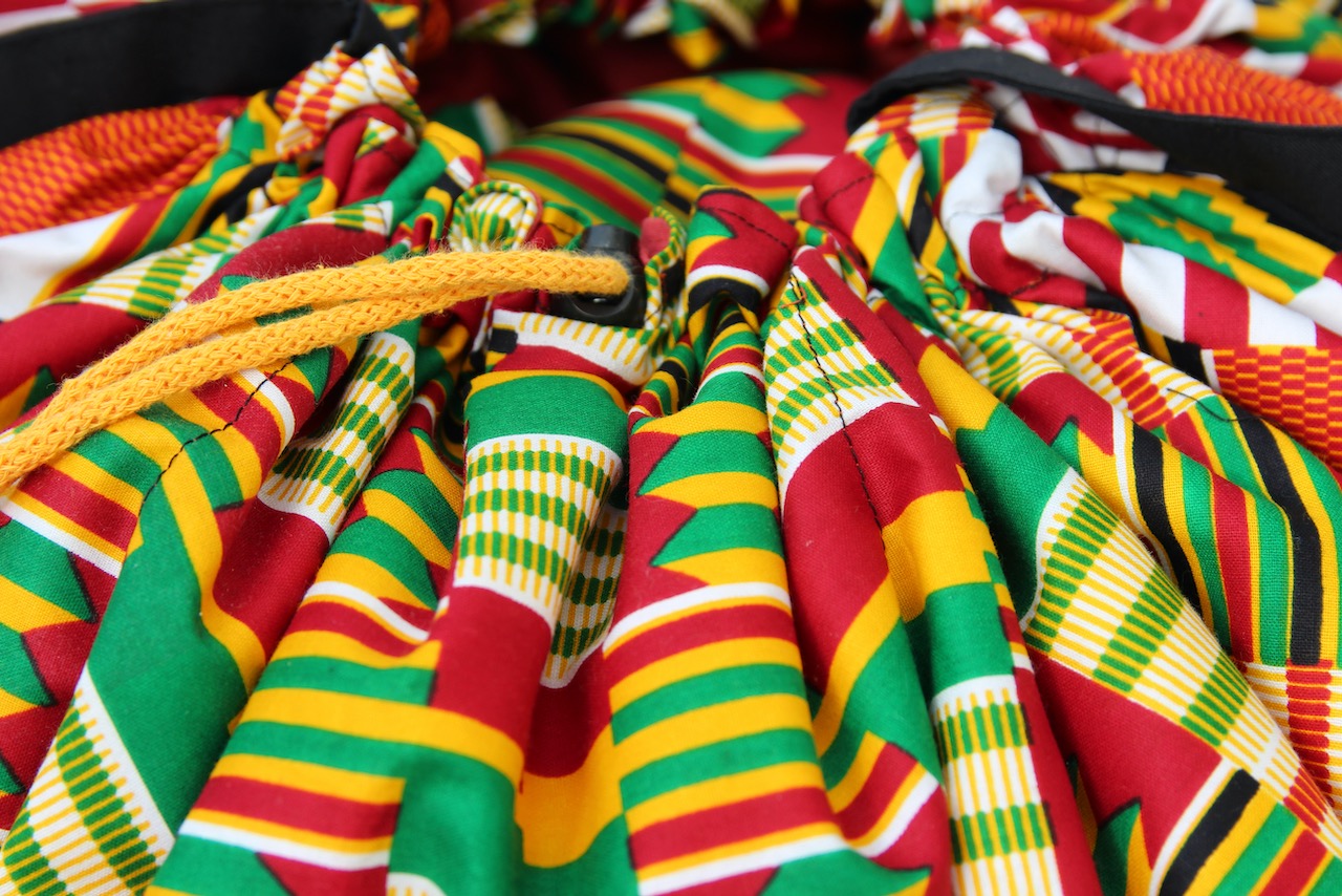 Kombination Kochsack Groß Rot gemustert wie Wonderbag aus afrikanischem Stoff + Spende – Bild 7